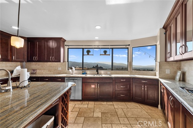 38225 Camino Sierra Road, Temecula CA: https://media.crmls.org/medias/8c9bd3f8-9107-49d8-91ac-53c0651fb5ae.jpg
