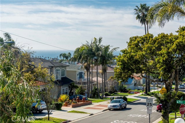 1028 Ynez Avenue, Redondo Beach, California 90277, 4 Bedrooms Bedrooms, ,2 BathroomsBathrooms,Residential,Sold,Ynez,SB17031296