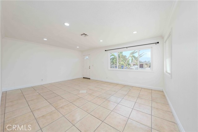 10203 Imperial Avenue, Garden Grove CA: https://media.crmls.org/medias/8c9ca7e6-367f-4585-94d3-4ee7ef8b4331.jpg