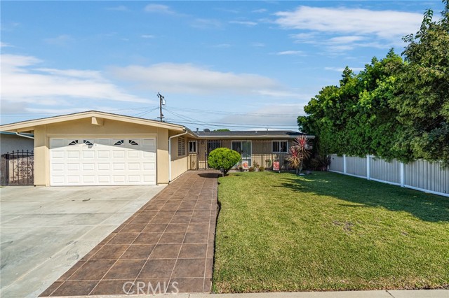 11027 Abbotsford Rd, Whittier, CA 90606