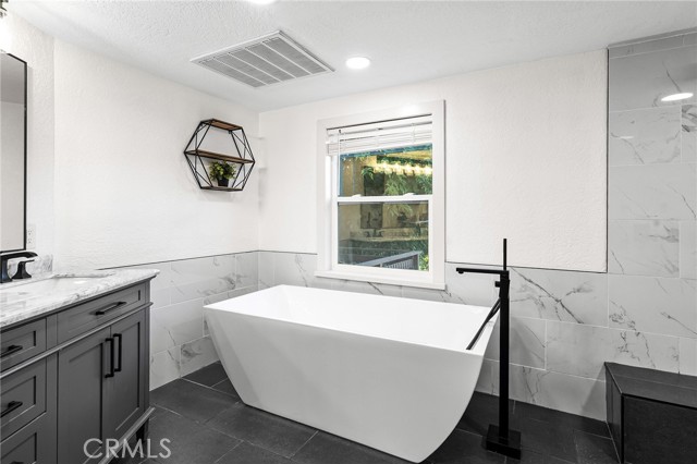 Detail Gallery Image 5 of 74 For 4298 Keith Ln, Chico,  CA 95973 - 3 Beds | 2 Baths