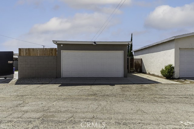 Detached 2 car garage