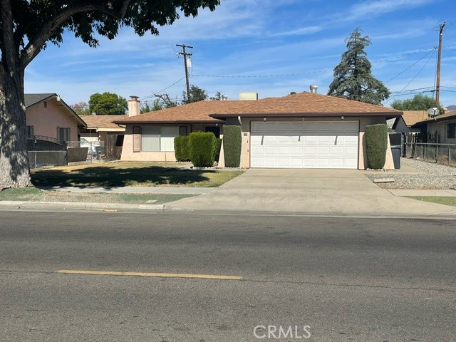 Detail Gallery Image 1 of 20 For 110 W Mayberry Ave, Hemet,  CA 92543 - 3 Beds | 2 Baths