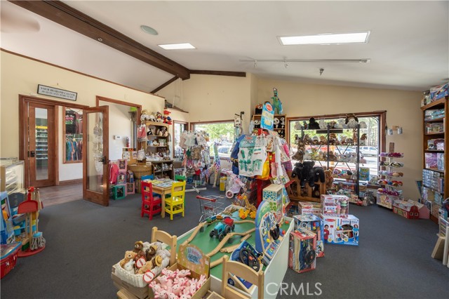652 Pine Knot, Big Bear Lake CA: https://media.crmls.org/medias/8c9d7d44-17c7-4f64-8061-694dc1710a68.jpg