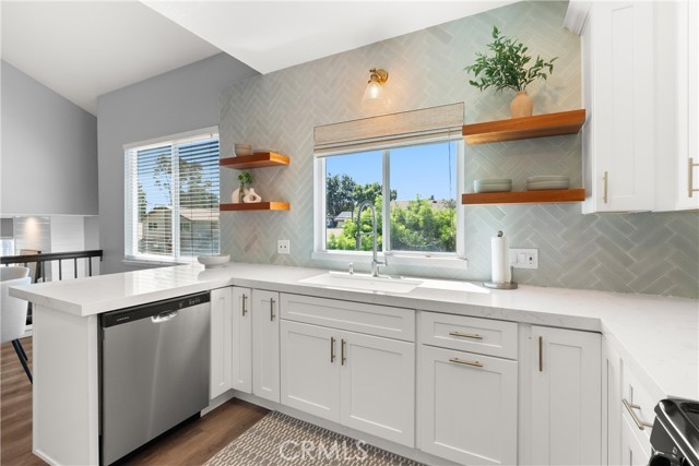 2649 Elden, Costa Mesa CA: https://media.crmls.org/medias/8c9dd812-94a7-4dc7-b82a-966fe3f9ec13.jpg