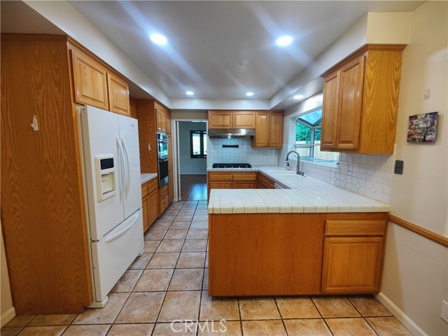 6233 Capistrano Avenue, Woodland Hills CA: https://media.crmls.org/medias/8c9e8cba-ccc8-41ee-b71b-88c1cfd9fcef.jpg