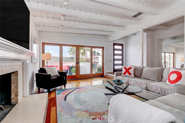 527 24th Street, Manhattan Beach, California 90266, 4 Bedrooms Bedrooms, ,2 BathroomsBathrooms,Residential,Sold,24th,SB23090916