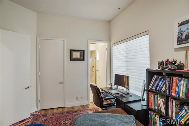 Detail Gallery Image 12 of 15 For 1819 Holmby #104,  Los Angeles,  CA 90025 - 2 Beds | 3 Baths