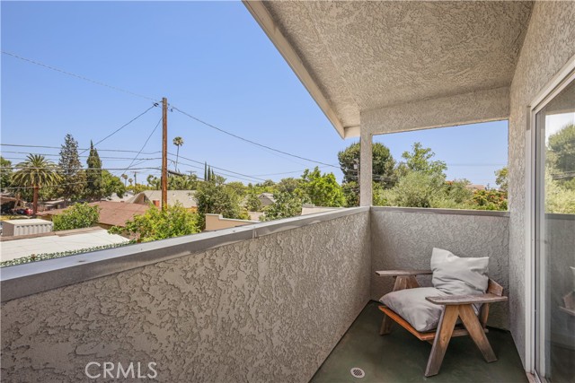 314 Lola Avenue, Pasadena CA: https://media.crmls.org/medias/8ca2cc4c-6759-40c2-90ce-e054bd3c491d.jpg