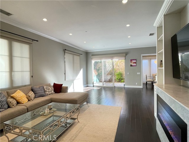 Detail Gallery Image 4 of 25 For 56 Purple Jasmine, Irvine,  CA 92620 - 4 Beds | 3 Baths