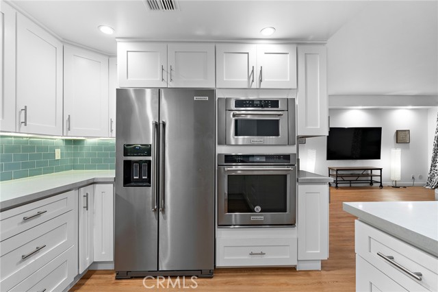 Detail Gallery Image 10 of 30 For 321 S San Vicente Bld #507,  Los Angeles,  CA 90048 - 2 Beds | 2 Baths