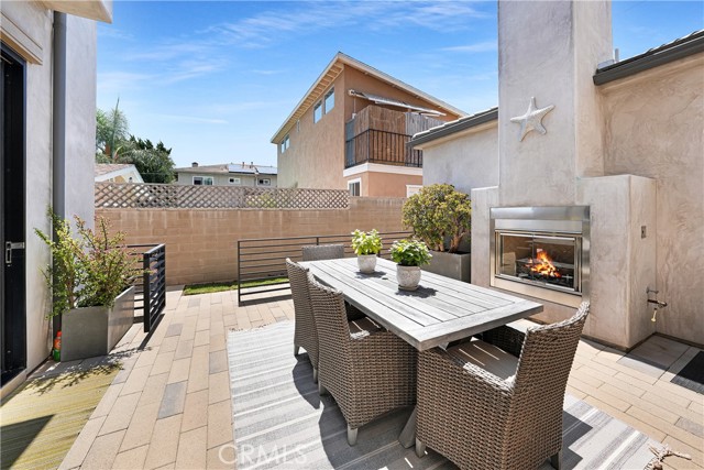 Detail Gallery Image 11 of 25 For 1017 Delaware St, Huntington Beach,  CA 92648 - 3 Beds | 3/1 Baths