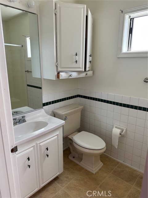 4531 E 10th Street, Long Beach CA: https://media.crmls.org/medias/8ca498ef-242f-48e6-b7b8-6055d94c8072.jpg