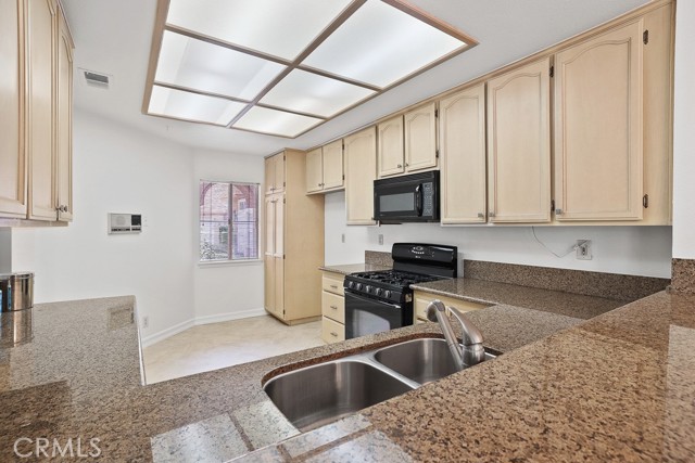 24189 HARBOR RIDGE Lane, Lake Forest CA: https://media.crmls.org/medias/8ca4a8d8-3e29-4345-860a-845df08dccca.jpg