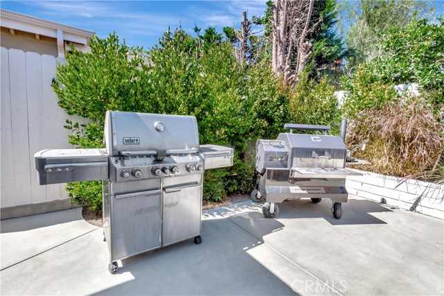 BBQ AND SMOKER