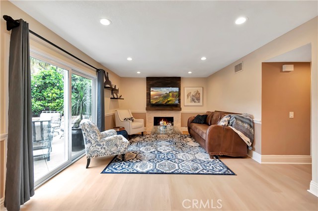 22471 Rippling Brook, Lake Forest CA: https://media.crmls.org/medias/8ca694e1-84c1-457f-be28-27437936f57b.jpg