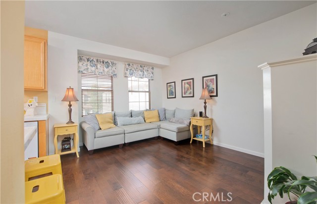 Detail Gallery Image 11 of 33 For 28254 Canterbury Ct, Valencia,  CA 91354 - 2 Beds | 2/1 Baths