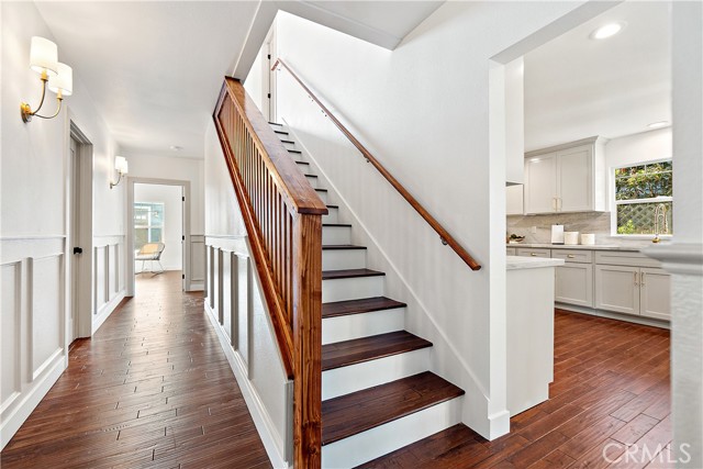 229 S Kingsley Drive, Los Angeles CA: https://media.crmls.org/medias/8ca6d014-b035-44dd-bfb6-6917238f8713.jpg