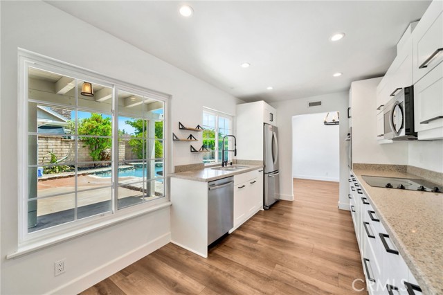 25735 Williamsburg Court, Lake Forest CA: https://media.crmls.org/medias/8ca6e26f-82ce-41f1-9c42-bafeeb25da10.jpg