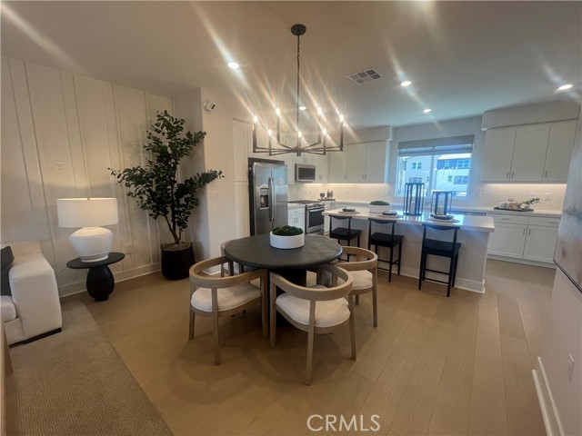 Detail Gallery Image 7 of 41 For 1872 Union #25,  Anaheim,  CA 92805 - 3 Beds | 2/1 Baths