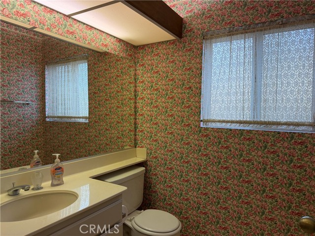 Detail Gallery Image 17 of 24 For 22636 Cardiff, Saugus,  CA 91350 - 3 Beds | 3 Baths