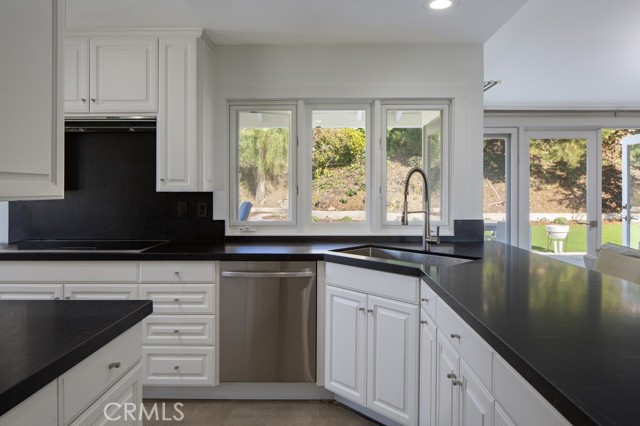 Detail Gallery Image 6 of 17 For 1500 Seacrest, Corona Del Mar,  CA 92625 - 3 Beds | 2 Baths