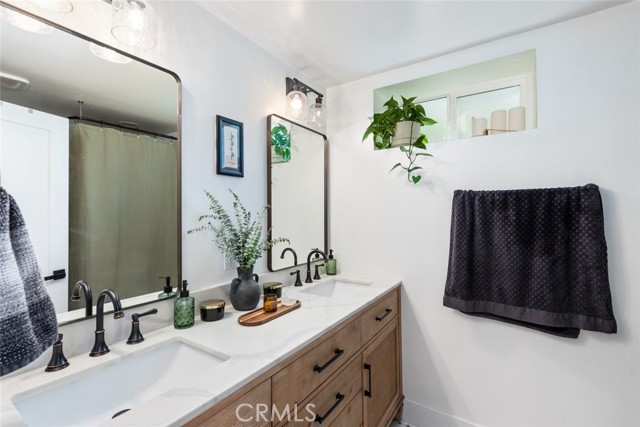 1320 Bush Street, San Diego CA: https://media.crmls.org/medias/8ca90df4-fdc8-43d5-ab2e-83b061b2c1c0.jpg