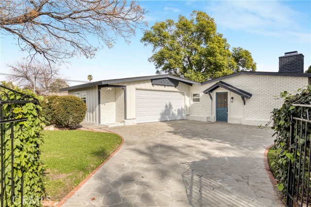 Detail Gallery Image 4 of 31 For 8666 Keokuk, Winnetka,  CA 91306 - 4 Beds | 2 Baths