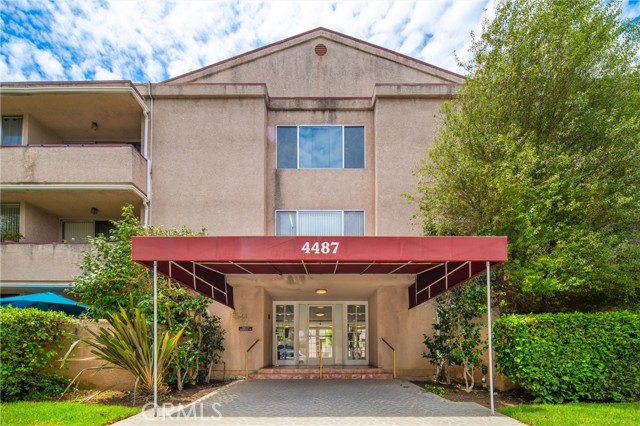 4487 Colbath Avenue, Sherman Oaks, California 91423, 2 Bedrooms Bedrooms, ,2 BathroomsBathrooms,Condominium,For Sale,Colbath,SR25023078