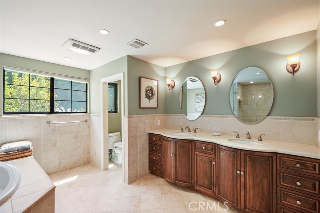 Detail Gallery Image 29 of 48 For 22755 Dale Ct, Chatsworth,  CA 91311 - 4 Beds | 4/1 Baths