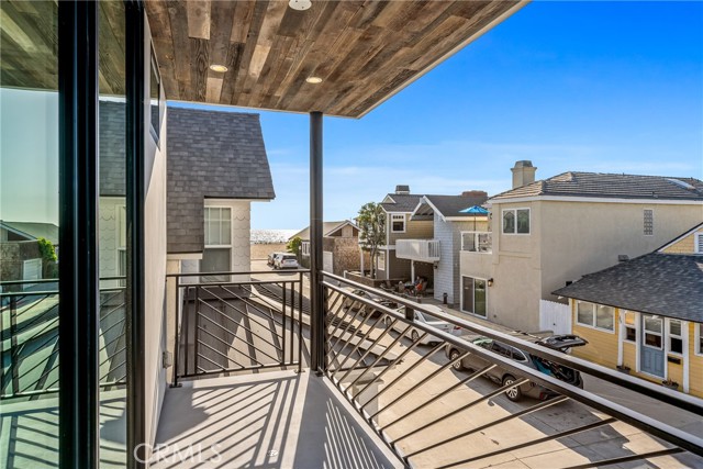 Detail Gallery Image 35 of 36 For 114 27th St, Newport Beach,  CA 92663 - 3 Beds | 3/1 Baths