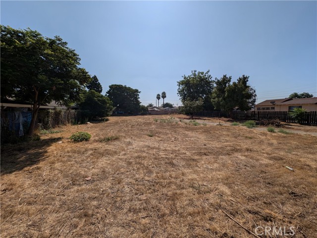 128 N Myrtle Avenue, Pomona CA: https://media.crmls.org/medias/8caa61c1-0d39-4236-b3fc-3d85539c2df4.jpg