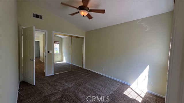 19431 San Marino Court, Newhall CA: https://media.crmls.org/medias/8caa75e2-93c4-4e7a-ac2b-022531de9e98.jpg