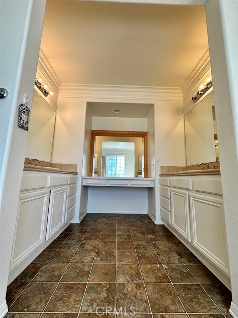 Detail Gallery Image 22 of 27 For 28467 Falcon Crest, Canyon Country,  CA 91351 - 4 Beds | 3 Baths