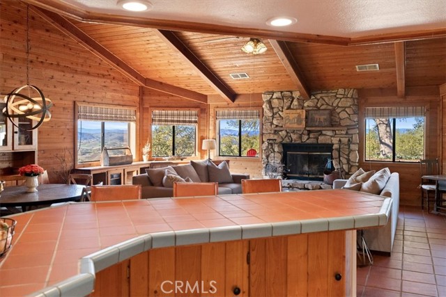 Detail Gallery Image 9 of 62 For 7975 Nacimiento Lake Dr, Paso Robles,  CA 93446 - 6 Beds | 3/1 Baths