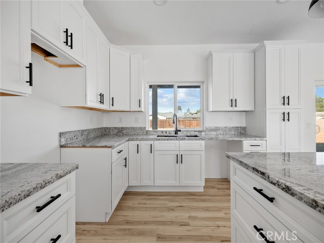 Detail Gallery Image 10 of 33 For 15605 Dale Evans Pkwy, Apple Valley,  CA 92307 - 4 Beds | 2/1 Baths