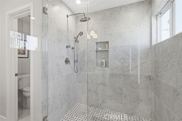 Detail Gallery Image 17 of 52 For 436 1st St, Manhattan Beach,  CA 90266 - 4 Beds | 2/1 Baths