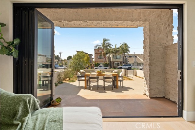 506 12th, Huntington Beach CA: https://media.crmls.org/medias/8cac5009-8f78-4acb-bce6-0daac590f19b.jpg