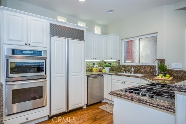703 Marguerite Avenue, Corona del Mar CA: https://media.crmls.org/medias/8caca9bb-be0d-4df0-934b-99e7bc1b64e3.jpg