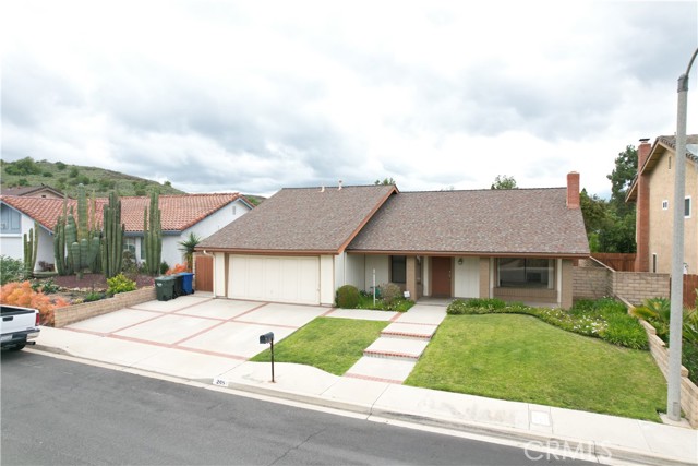 Detail Gallery Image 1 of 17 For 205 Cedar Heights Dr, Thousand Oaks,  CA 91360 - 3 Beds | 2 Baths