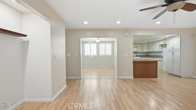 Detail Gallery Image 13 of 30 For 604 E 220th #3,  Carson,  CA 90745 - 3 Beds | 2/1 Baths