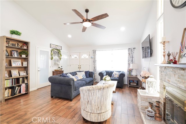 Detail Gallery Image 2 of 19 For 2425 N Fillmore Ave, Rialto,  CA 92377 - 4 Beds | 2 Baths