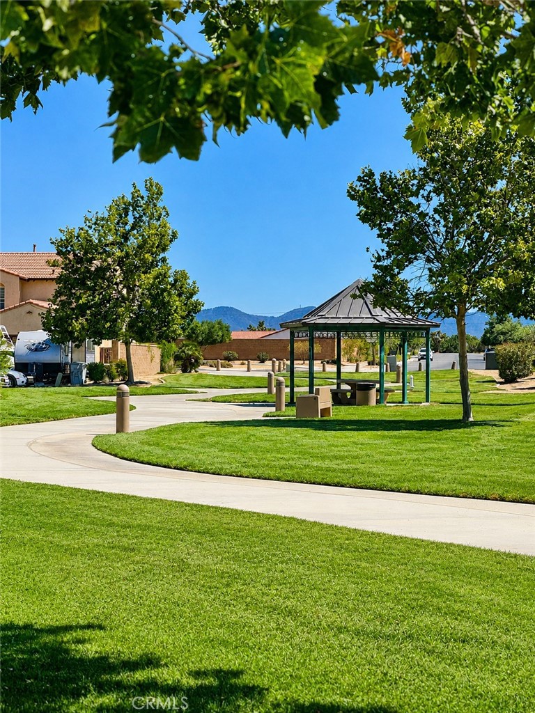 https://media.crmls.org/medias/8cadcc10-f8c0-4b67-a2e3-743845bc9410.jpg?preset=X-Large