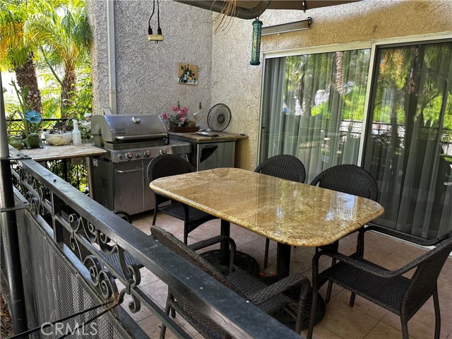 7800 Via Genova, Burbank CA: https://media.crmls.org/medias/8cae186d-39b1-470a-9c05-9905123fc28e.jpg
