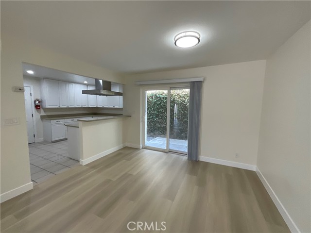 2641 Santa Ana Avenue, Costa Mesa CA: https://media.crmls.org/medias/8cae9227-d84d-4884-96f3-76b9a8b814c7.jpg