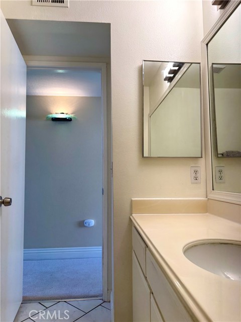 Detail Gallery Image 33 of 40 For 18110 Erik Ct #592,  Canyon Country,  CA 91387 - 2 Beds | 2 Baths