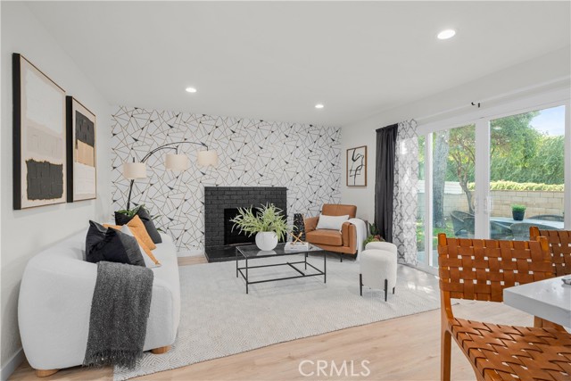 Detail Gallery Image 5 of 23 For 1064 E La Verne Ave, Pomona,  CA 91767 - 3 Beds | 2 Baths