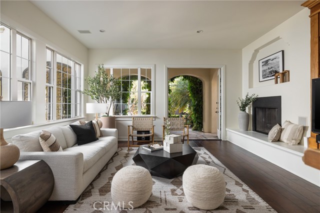 Detail Gallery Image 12 of 37 For 32 Landport, Newport Beach,  CA 92660 - 5 Beds | 5/1 Baths