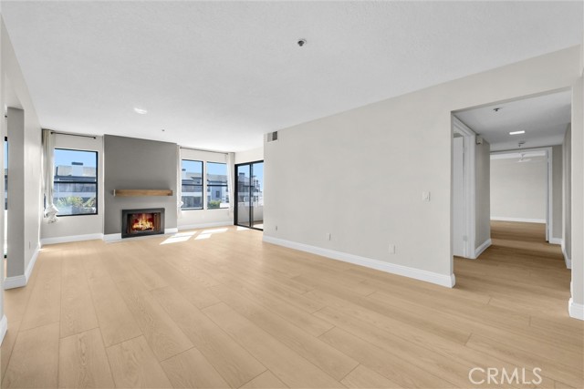 Image 4 of 30 For 220 Nice  110