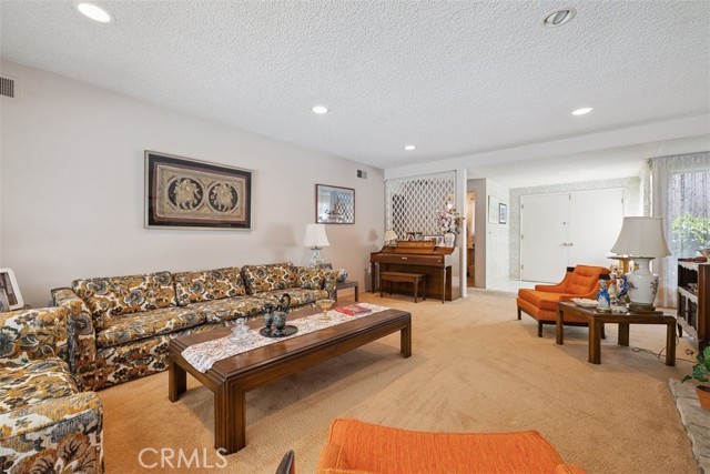 Detail Gallery Image 9 of 21 For 17733 Palora St, Encino,  CA 91316 - 4 Beds | 3 Baths